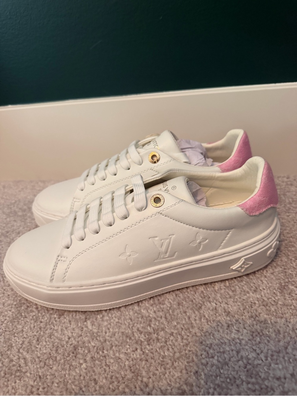 Louis Vuitton White Low-Top Sneakers with Pink Heel Tab